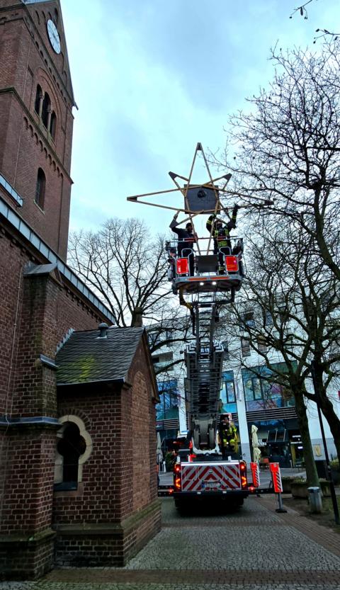 Klaas_-_Abnahme_Stern_-_St._Josef_Kirche_Jan._2025[1]