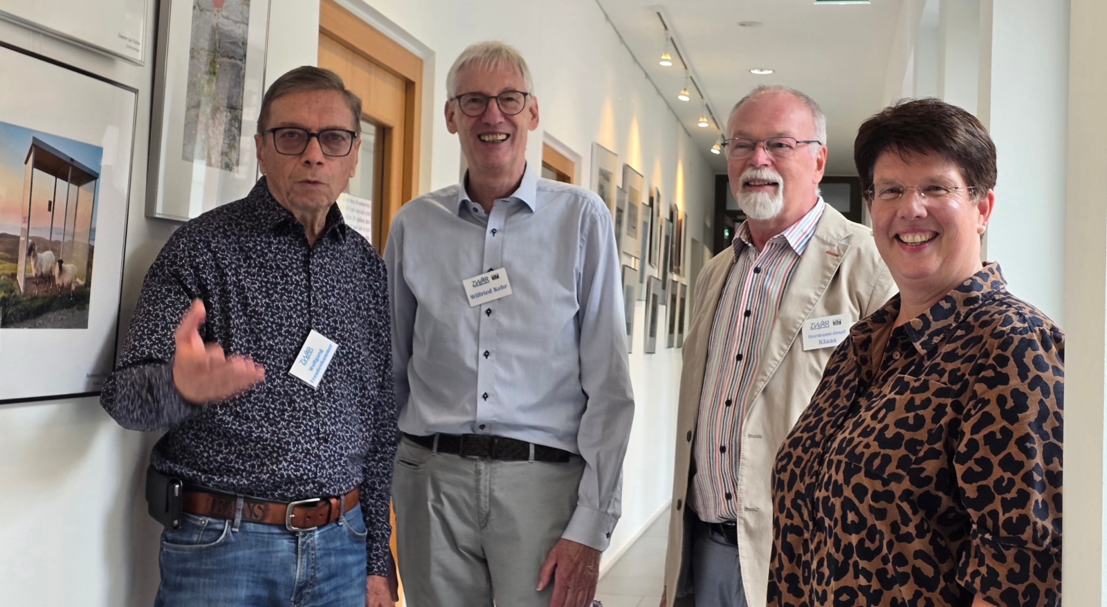 Wolfgang Freudenhammer, Wilfried Kehr, Hermann-Josef Klaas (alle Fotogruppe) und Heike Heise, Kath. Kirche St. Josef u. Martin.