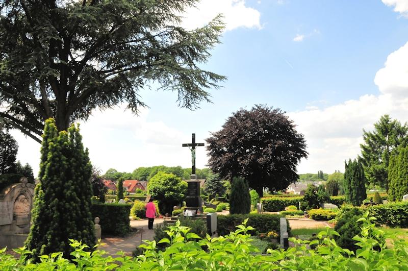 Bild 3: Blick zum Kreuz