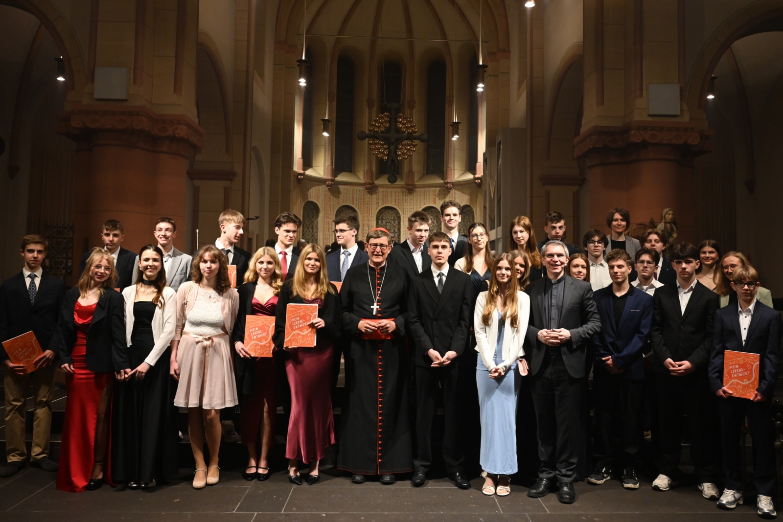 Kardinal Woelki firmt 30 Jugendliche in Langenfeld am 5. März 2026